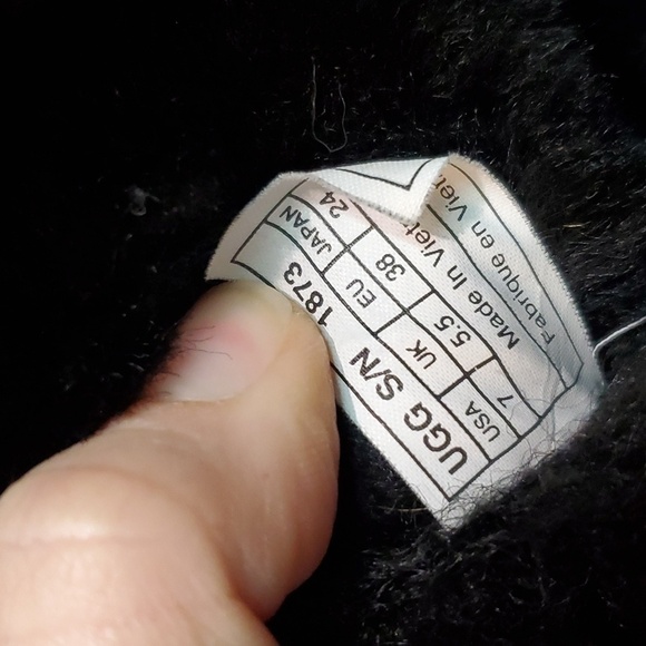 Ugg Australia Women 1873 Tall Suede Sheepskin Button 3 Boots shoes sz 7 - Picture 6 of 14